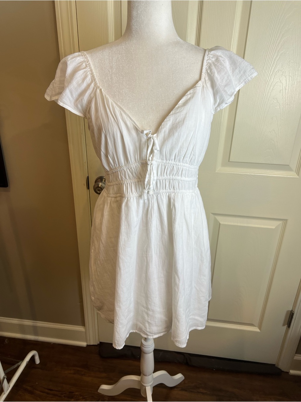 Hollister White Cotton milk maid Tie-Front Summer Dress with skort large